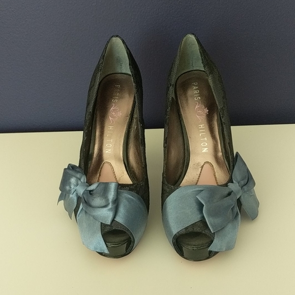 Shoes - Picture 2 of 6